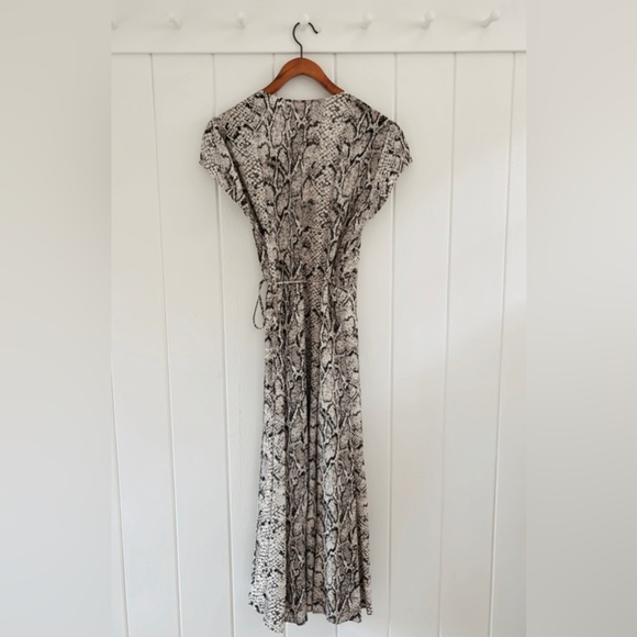 Reformation Snake Skin Wrap Tie Midi Dress Women Medium Animal Print Viscose - Picture 10 of 11